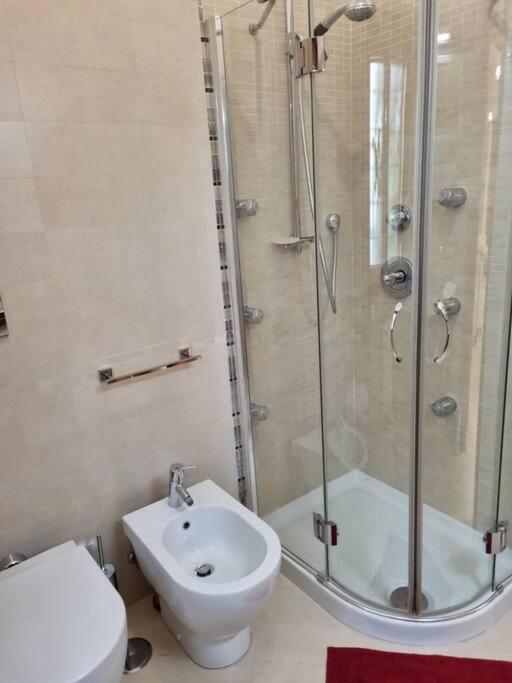 Delizioso E Silenzioso Appartamento A Roma エクステリア 写真
